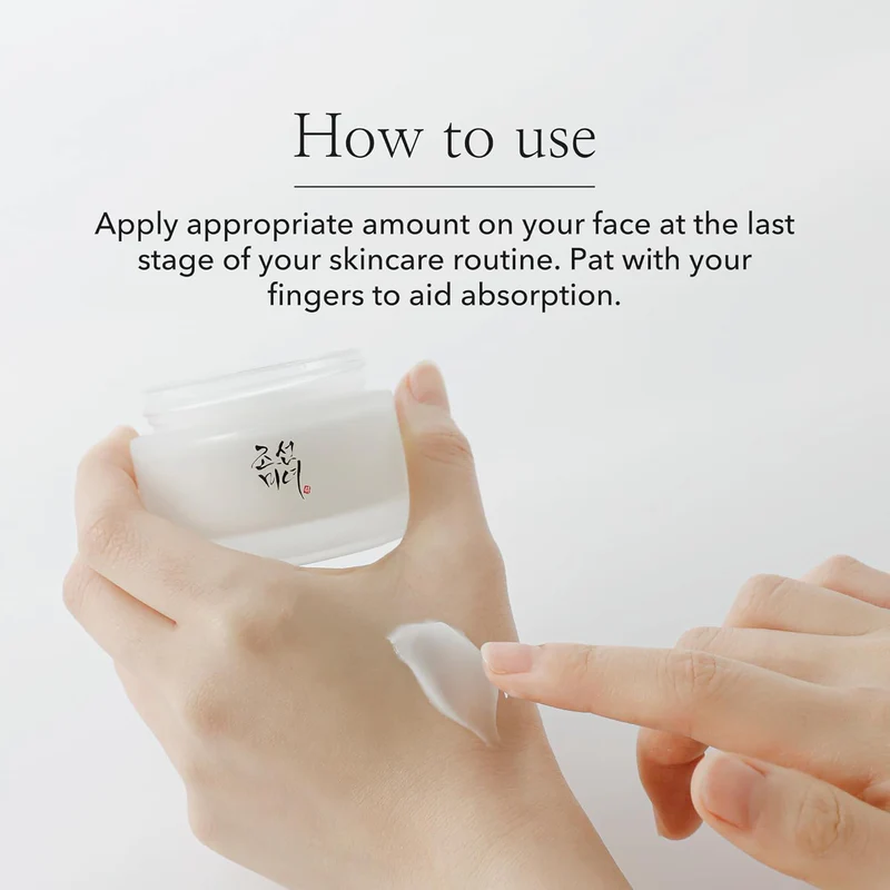 Creamy texture of Beauty of Joseon Dynasty Cream Korean beauty product with rice and ginseng